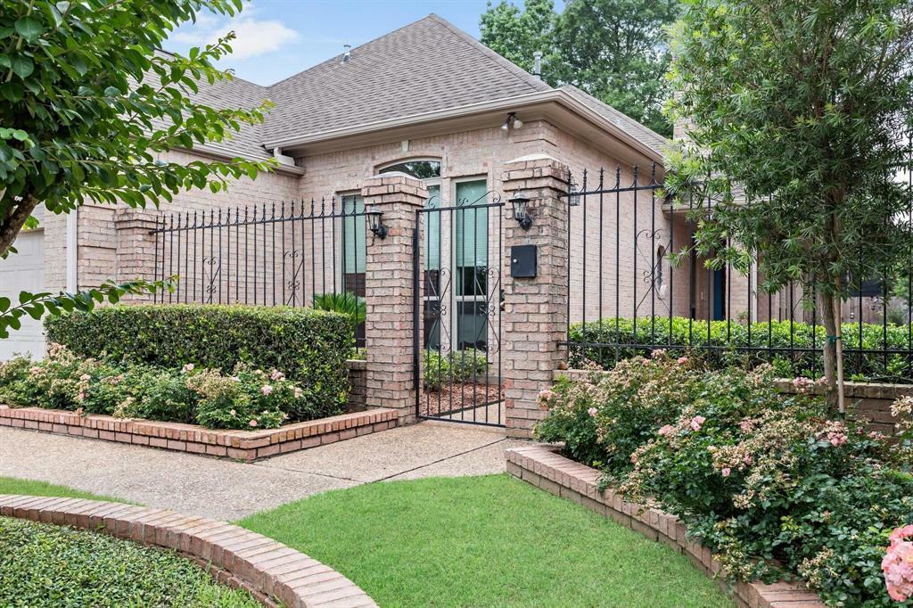 Property Photo:  120 Summerwood Street  TX 77706 