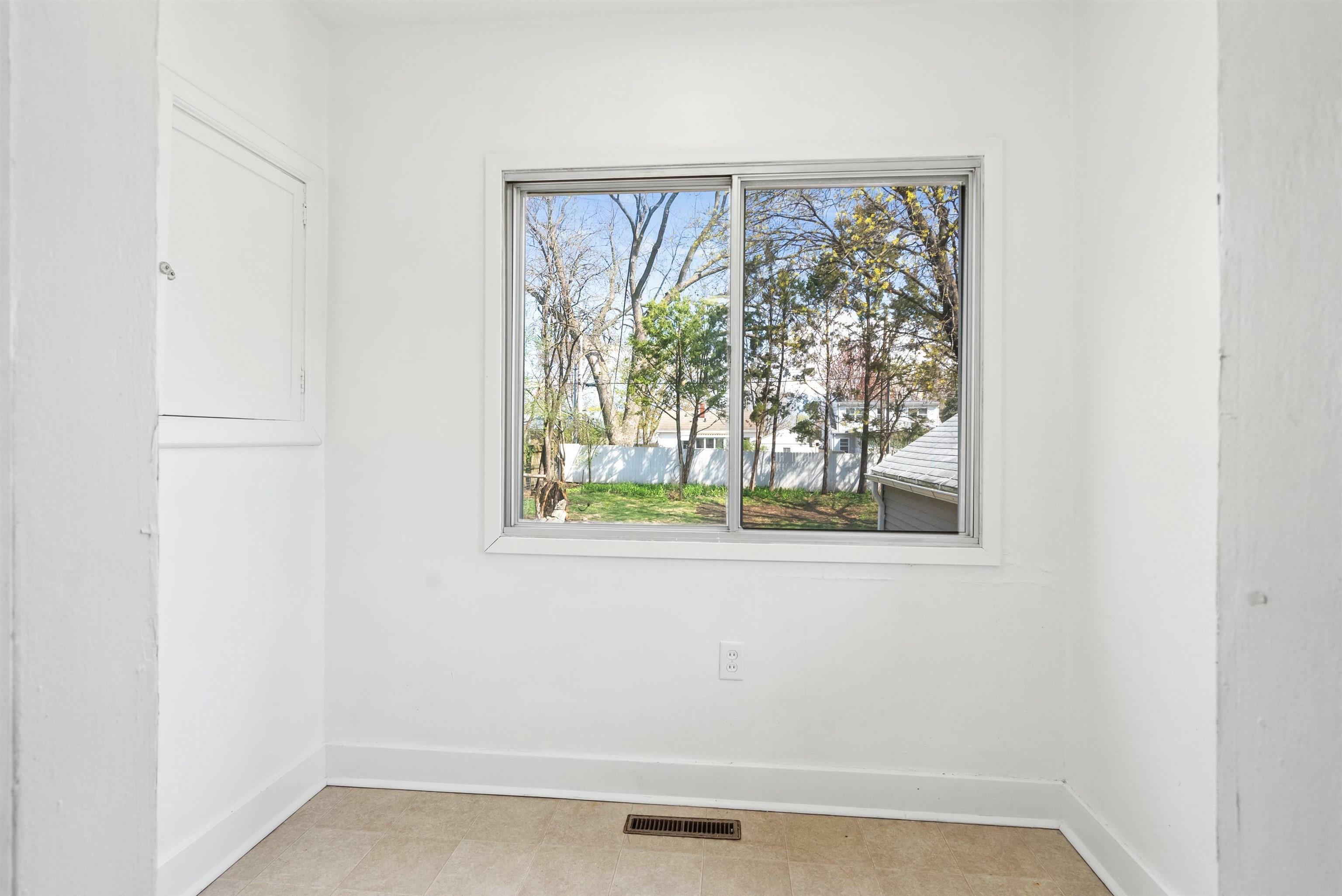1115 W 11th Street  Cedar Falls IA 50613 photo