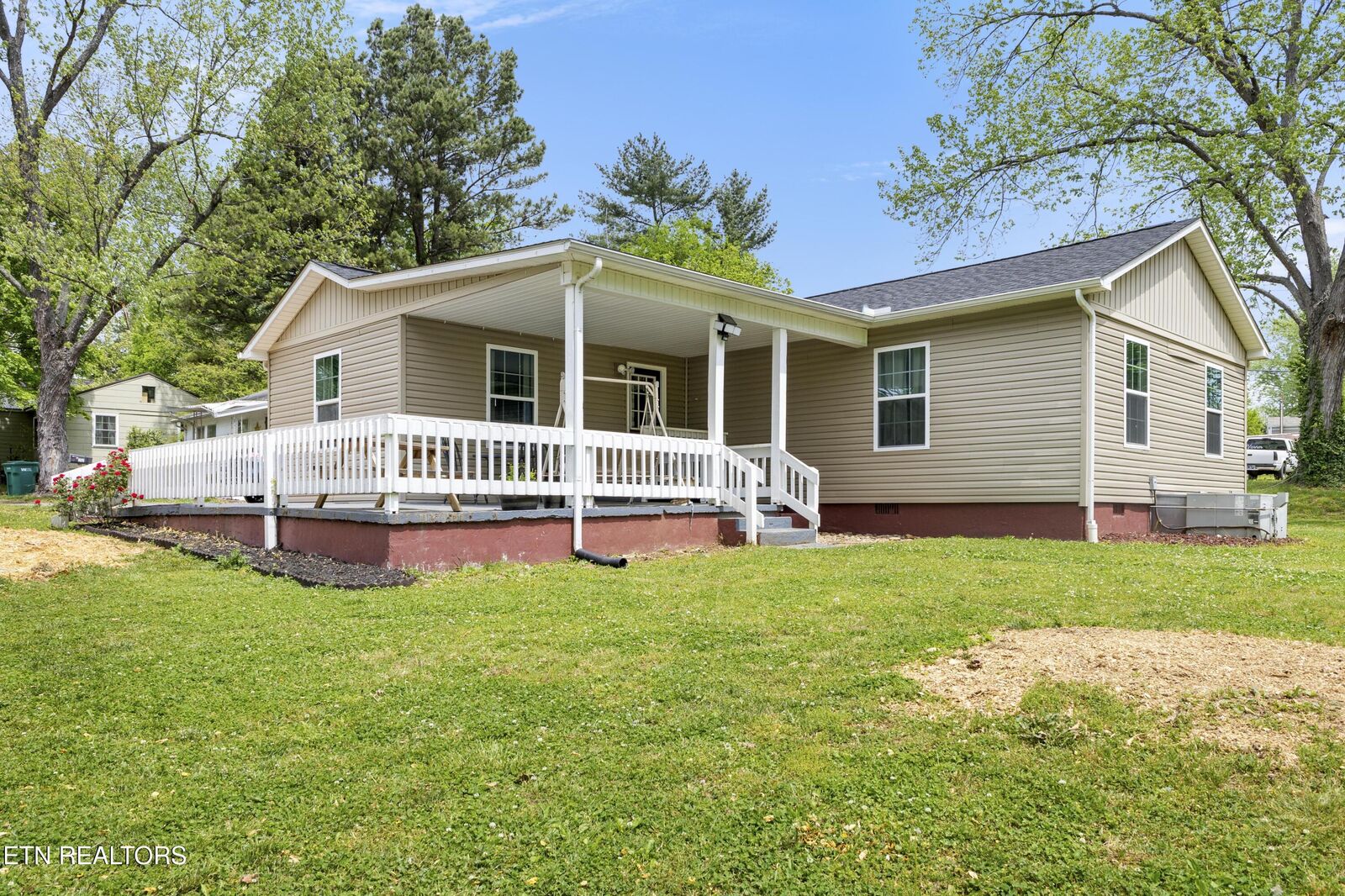 Property Photo:  214 Byerley Ave  TN 37804 