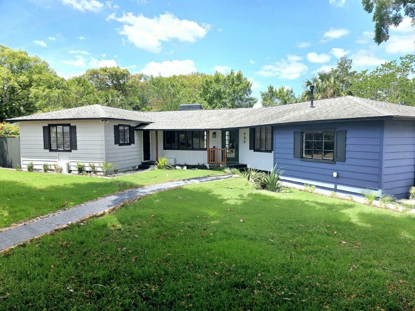 Property Photo: 905 W 11th Avenue FL 32757