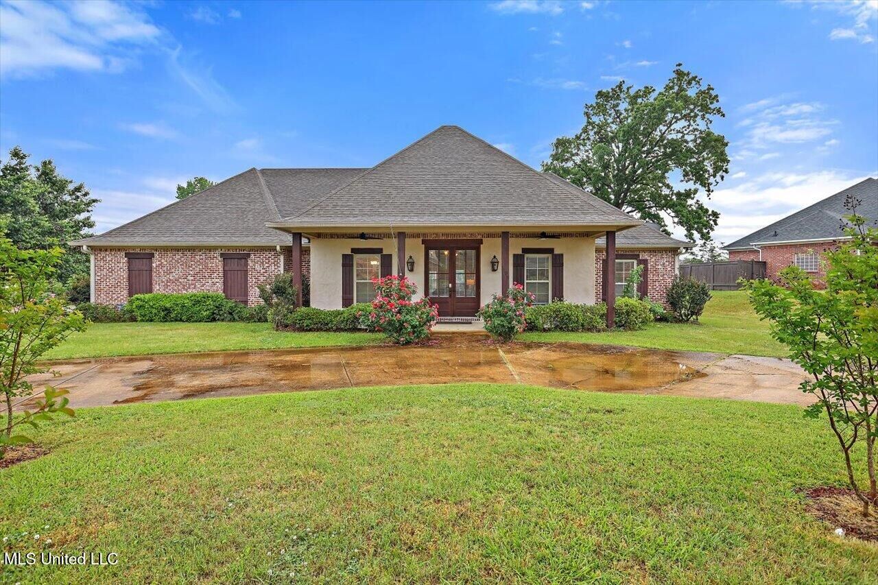 Property Photo: 208 Grand Oak Boulevard MS 39056