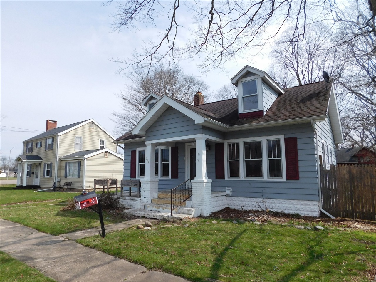 Property Photo: 114 S Lincoln Avenue MI 49093-4909