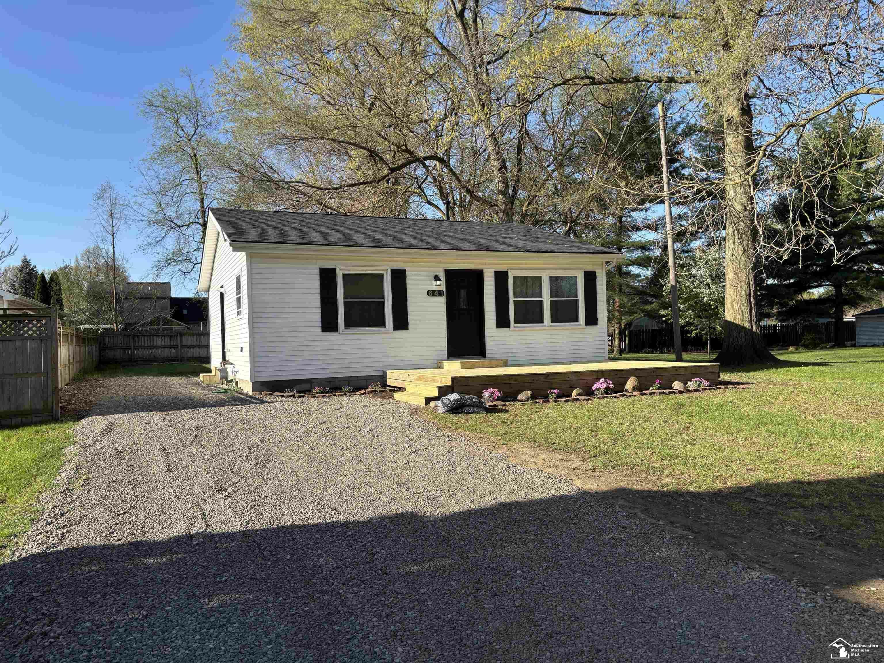 Property Photo: 641 King Street MI 48182