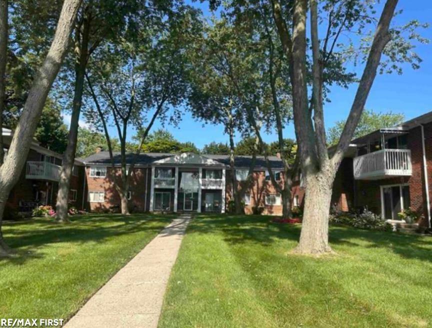 42436 Sheldon Place Unit 209  Clinton Township MI 48038 photo