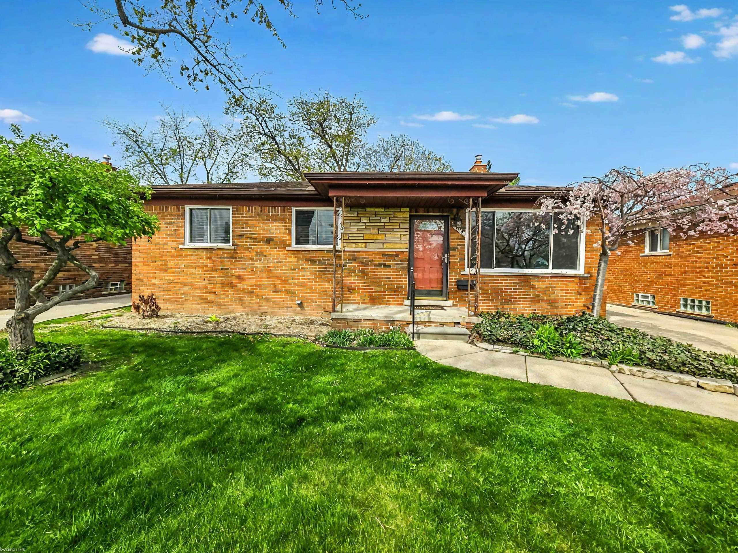 27719 Rockwood Street  Saint Clair Shores MI 48081 photo
