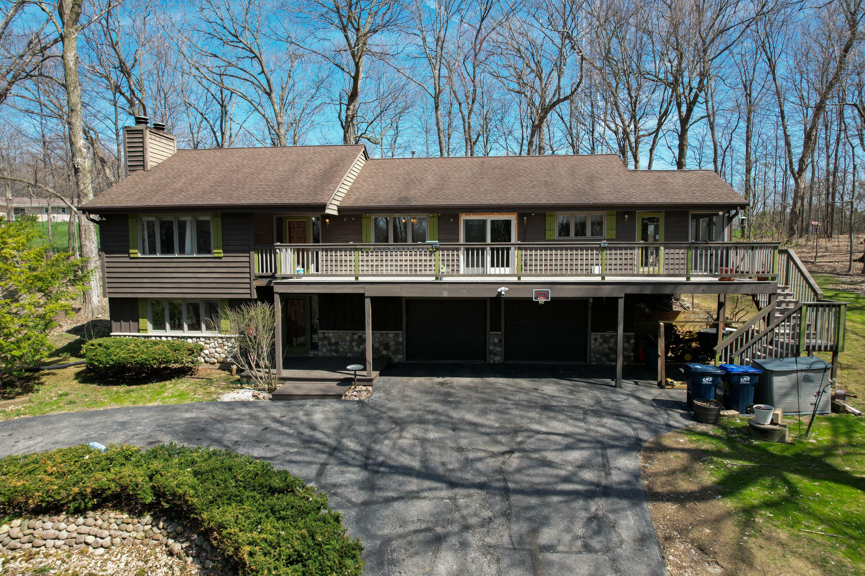 Property Photo:  S44w22046 Sun Ridge Dr  WI 53189 