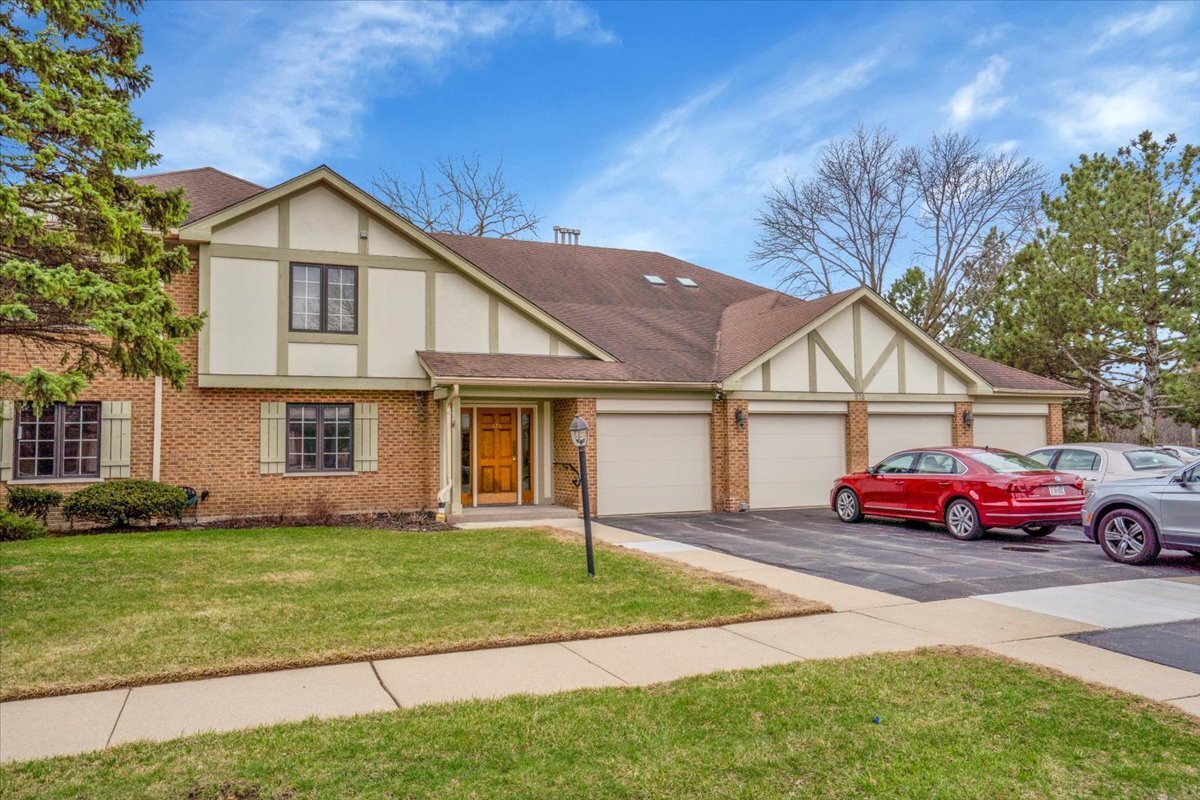 Property Photo: 970 Ivy Lane C IL 60015