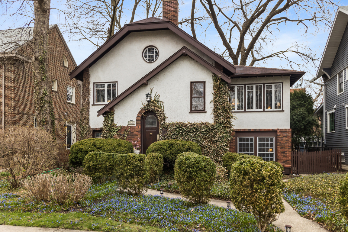 Property Photo: 2717 Harrison Street IL 60201