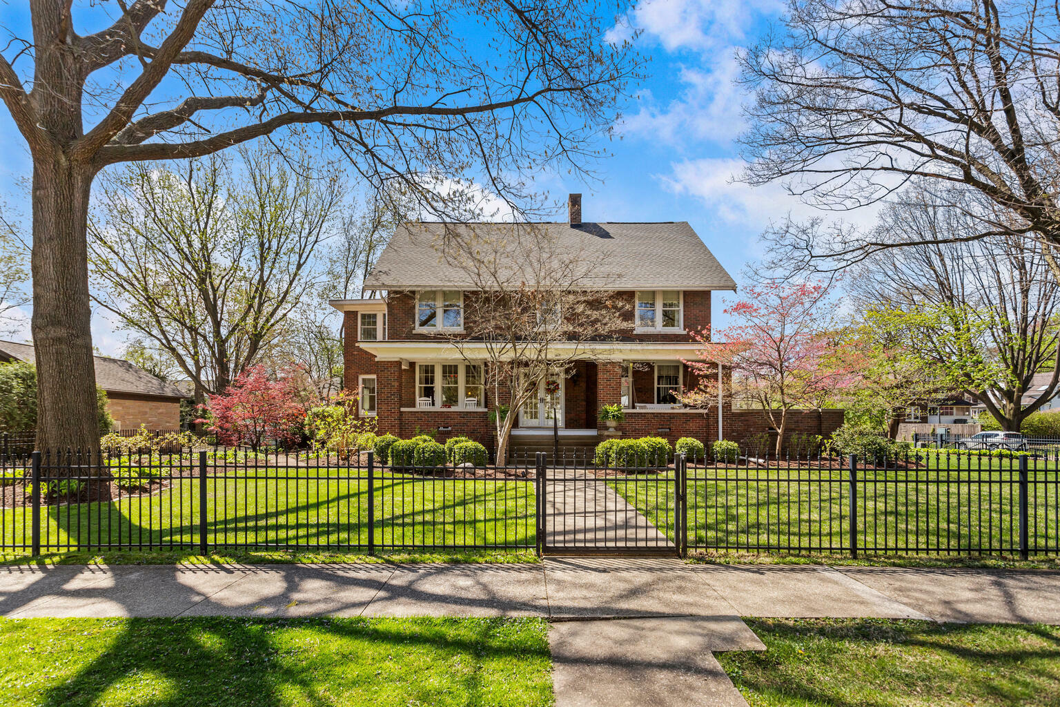 Property Photo: 915 W Clark Street IL 61821