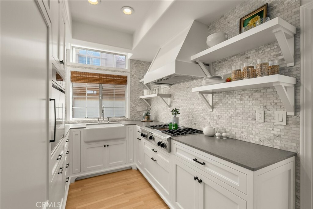 2281 La Playa Drive S  Costa Mesa CA 92627 photo