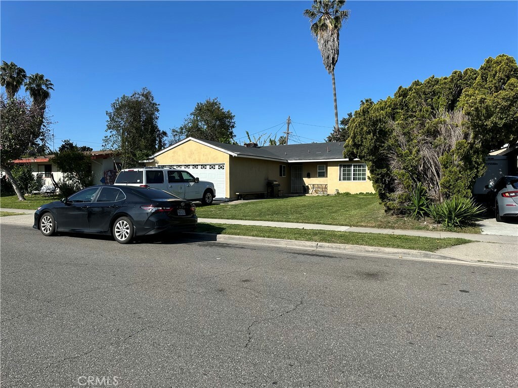 Property Photo: 1207 N Siesta Street CA 92801