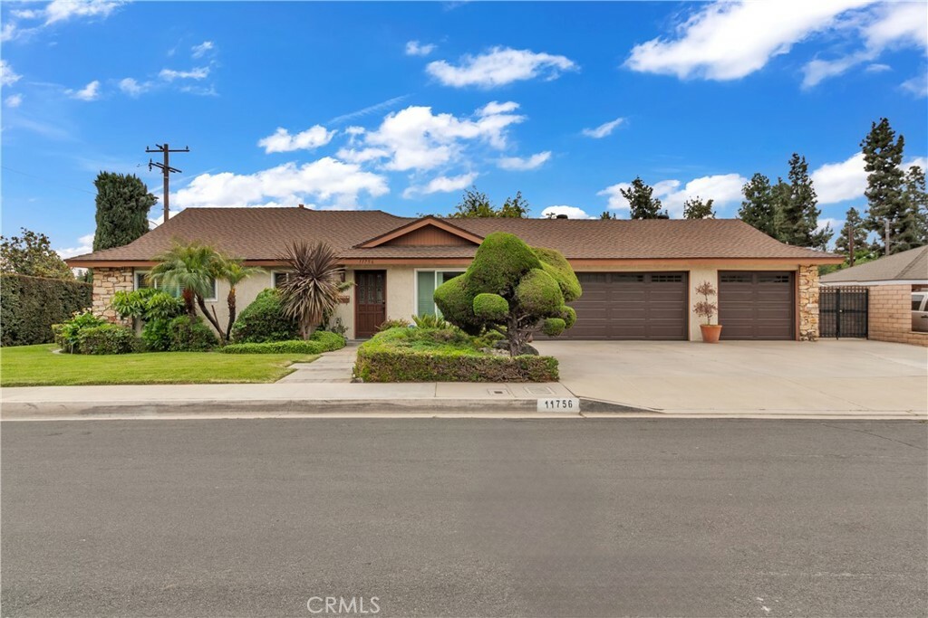 11756 Maple Street  Whittier CA 90601 photo
