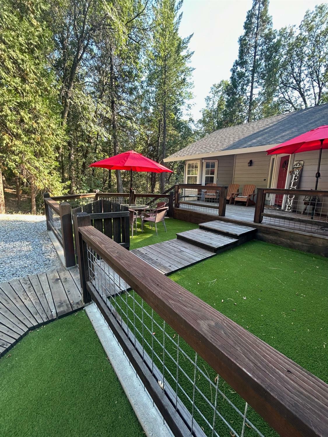 Property Photo: 17880 Canyon Oaks Drive CA 95370