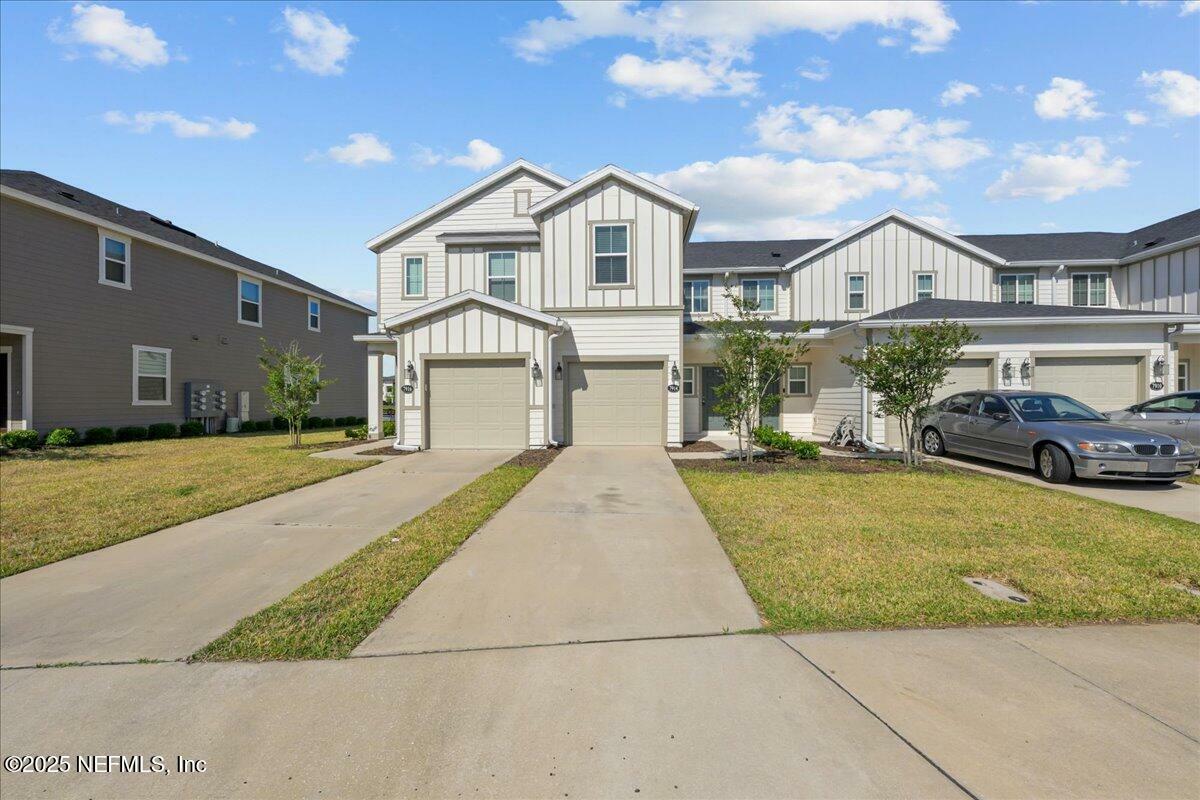 Property Photo: 7914 Merchants Way FL 32222