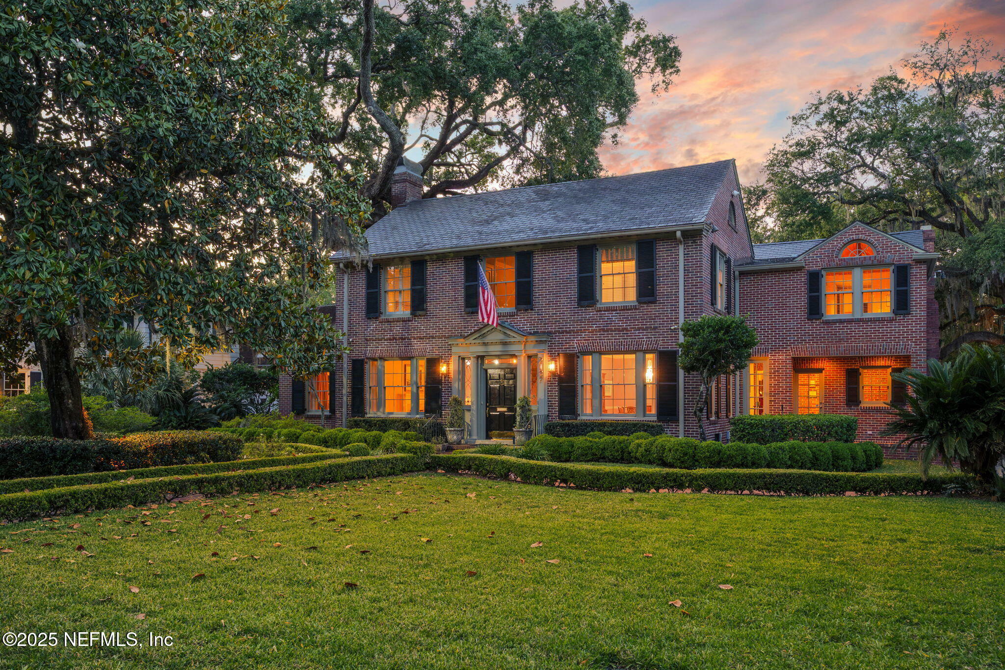 Property Photo: 2127 River Road FL 32207