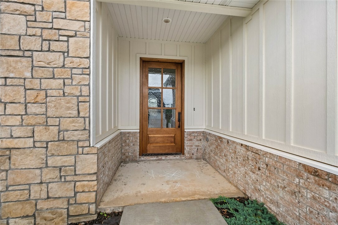 Property Photo: 2710 S 20th Street AR 72758