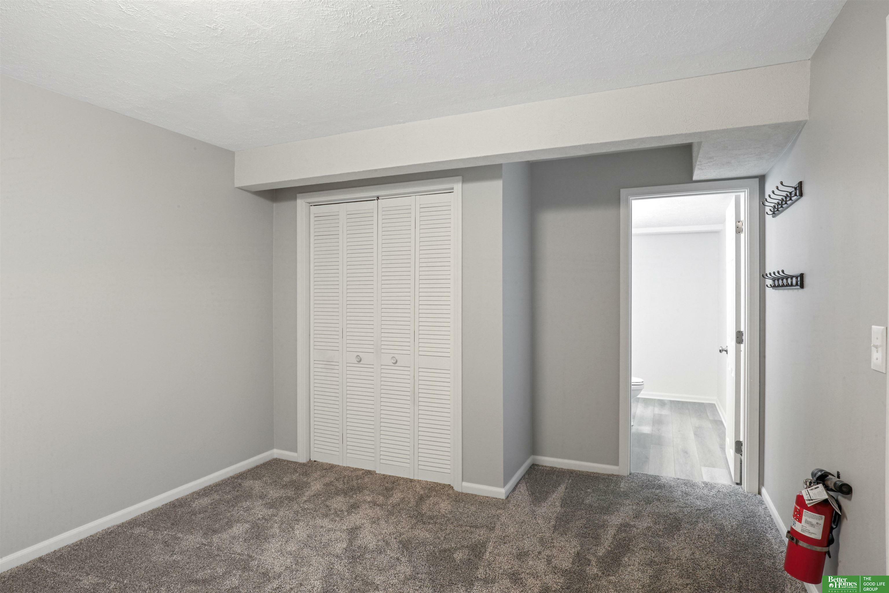 Property Photo: 14720 Camden Court NE 68116