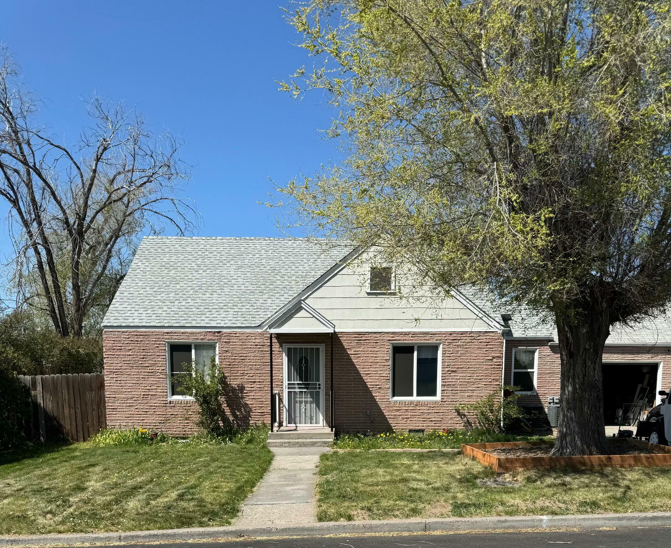 Property Photo: 300 NE 7th Street OR 97741