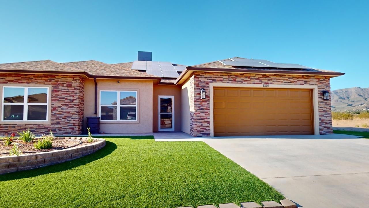 Property Photo: 1255 La Sienna NM 88310