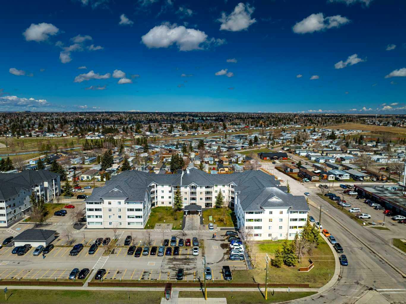 Property Photo: 6224 17 Avenue SE 1217 AB T2A 7X8