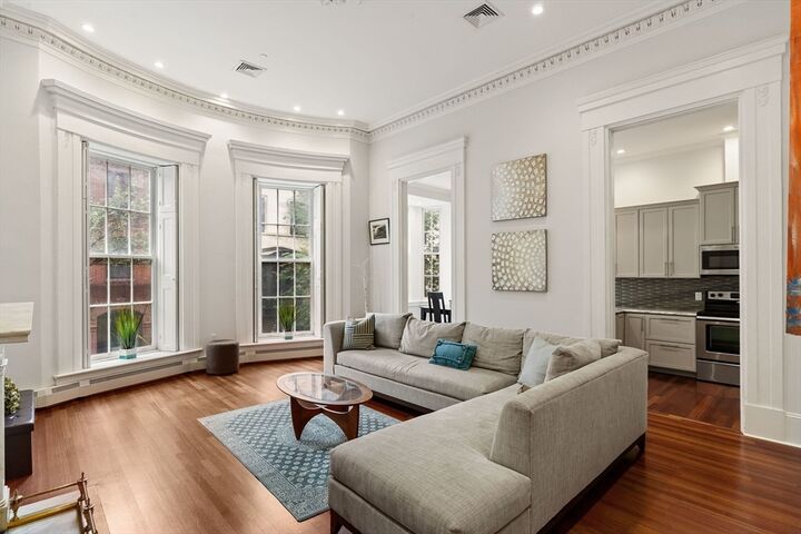 Property Photo: 34 Hancock St 2B MA 02114