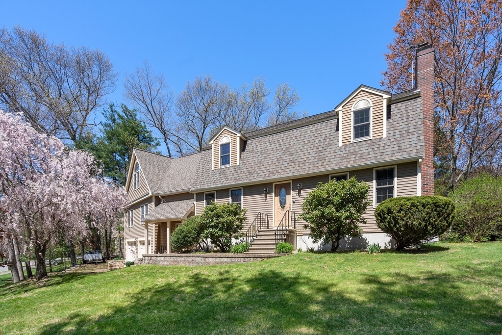12 Mooreland Dr  Uxbridge MA 01569 photo