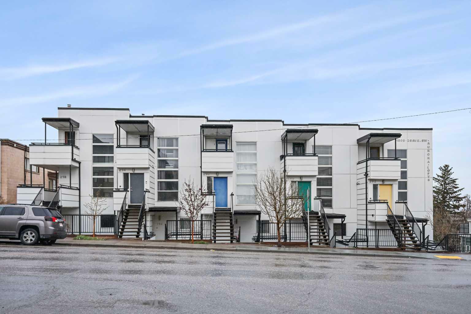 Property Photo: 1800 26 Avenue SW 118 AB T2T 1E1