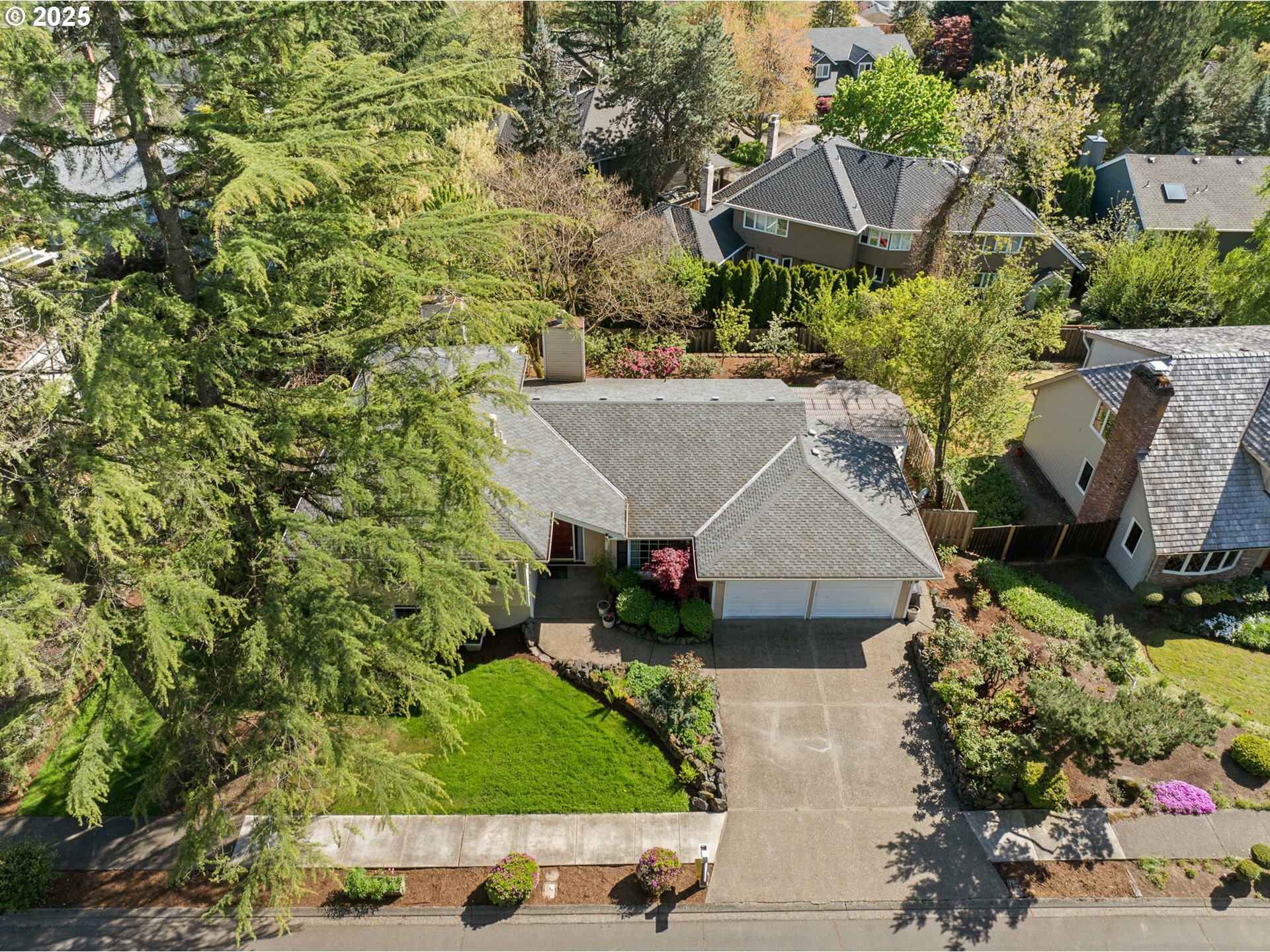 Property Photo: 4134 Orchard Way OR 97035