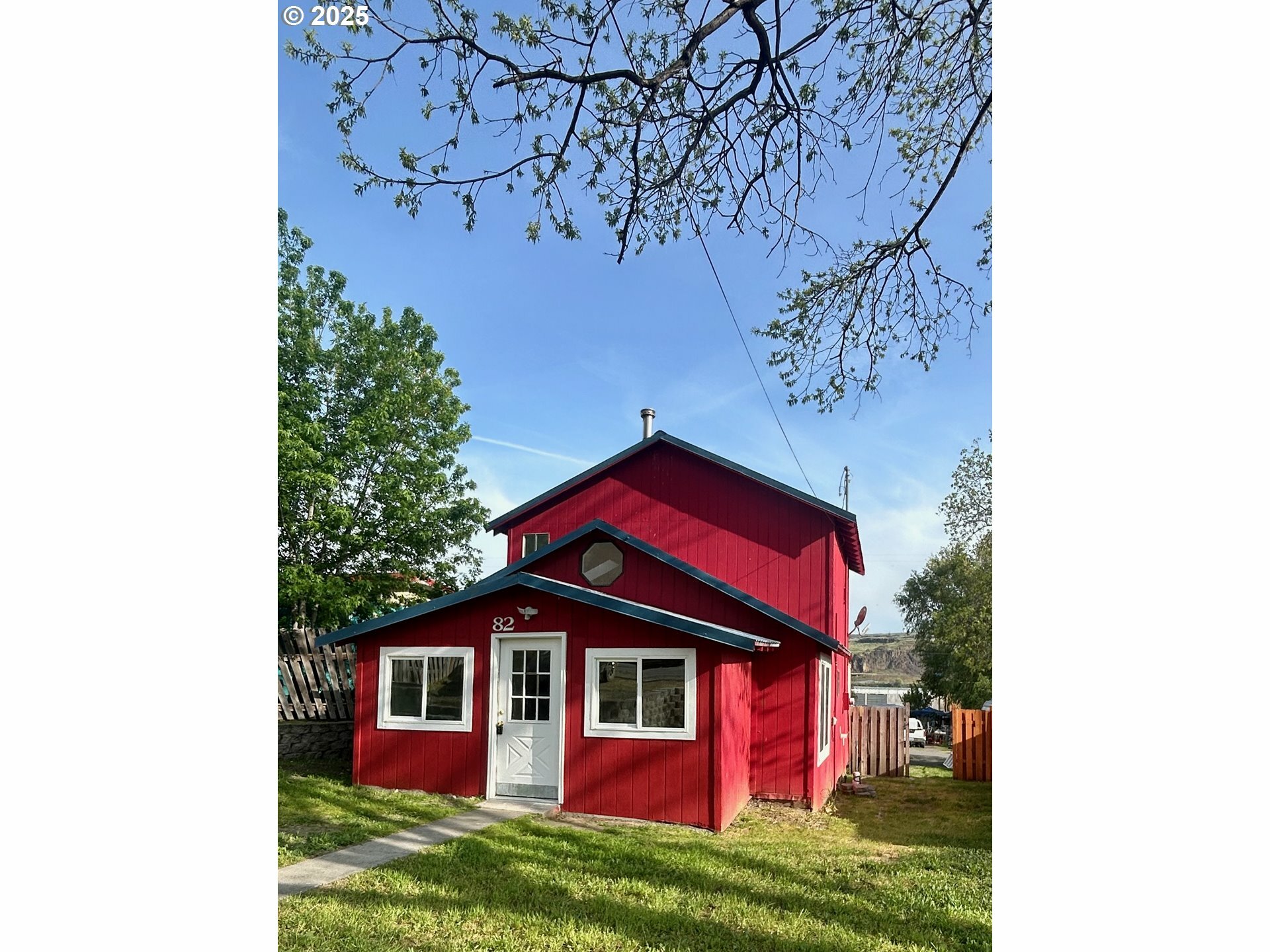 82 Main St  Wishram WA 98673 photo