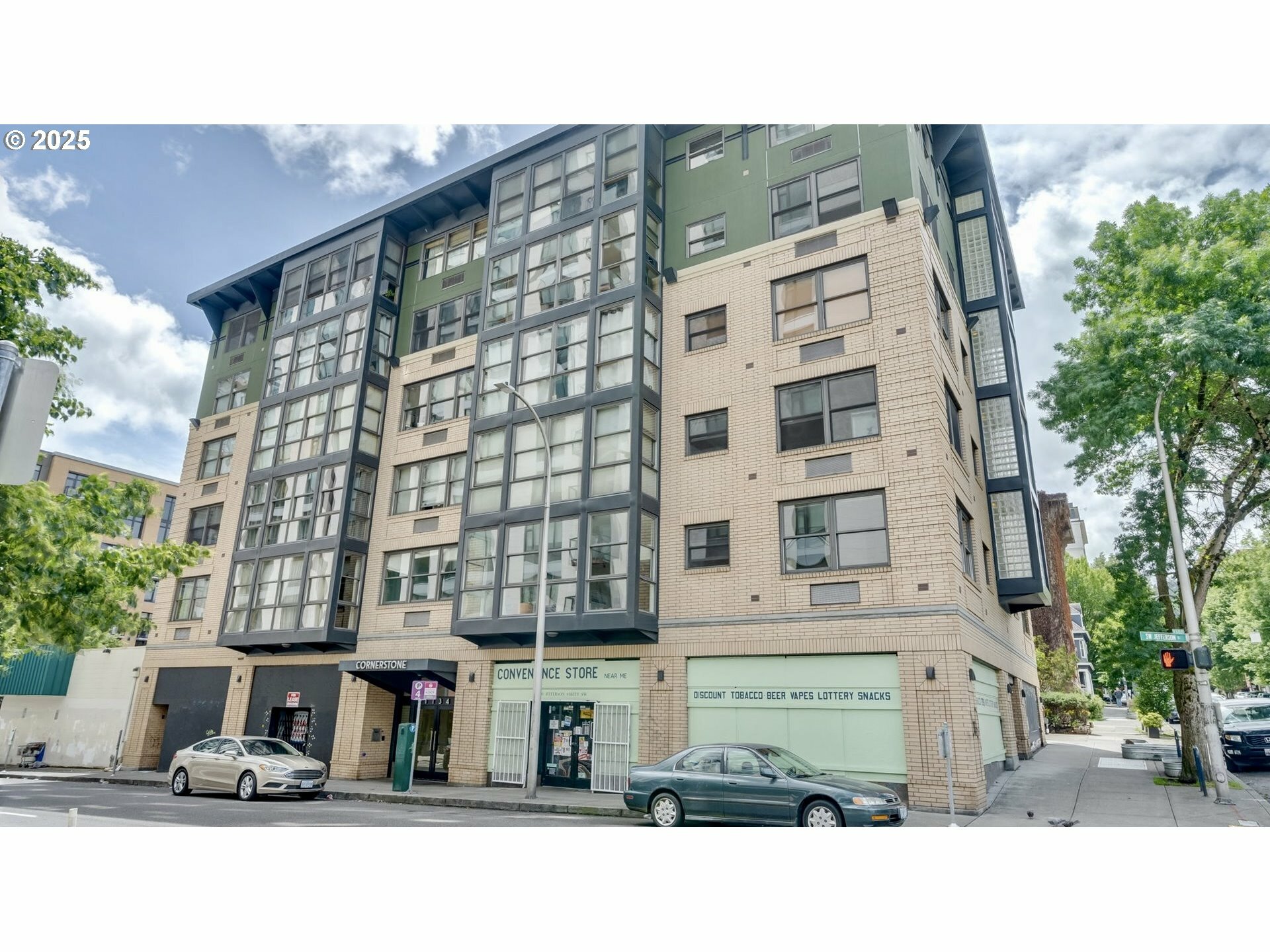 Property Photo: 1134 SW Jefferson St 503 OR 97201