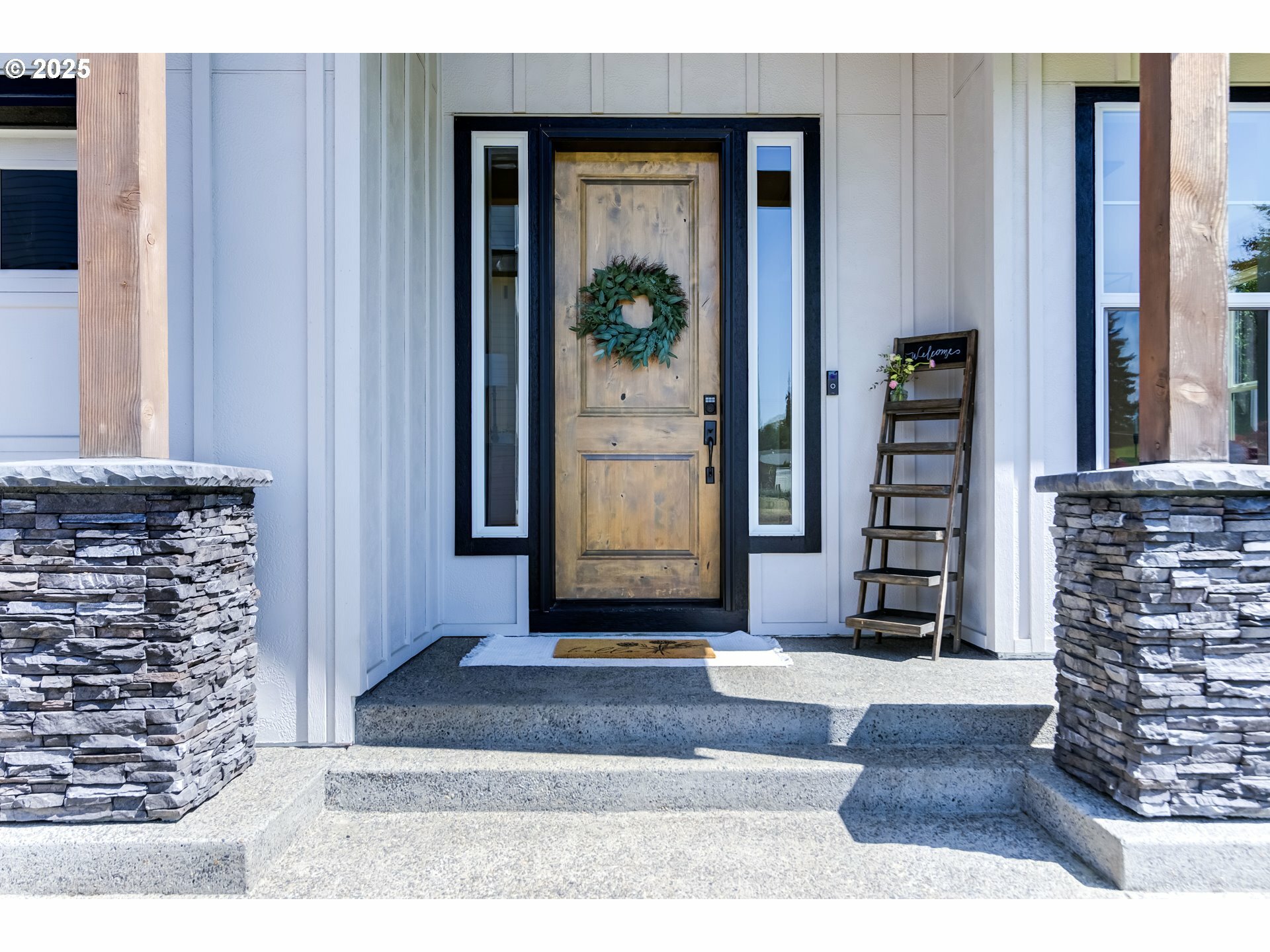 Property Photo:  1421 NW 117th Cir  WA 98685 