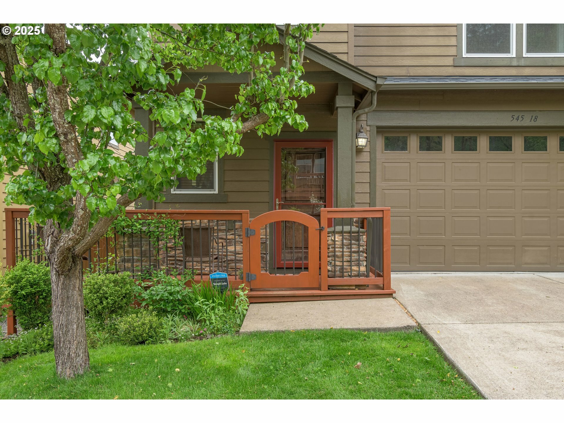 Property Photo: 545 Mountaingate Dr 18 OR 97478