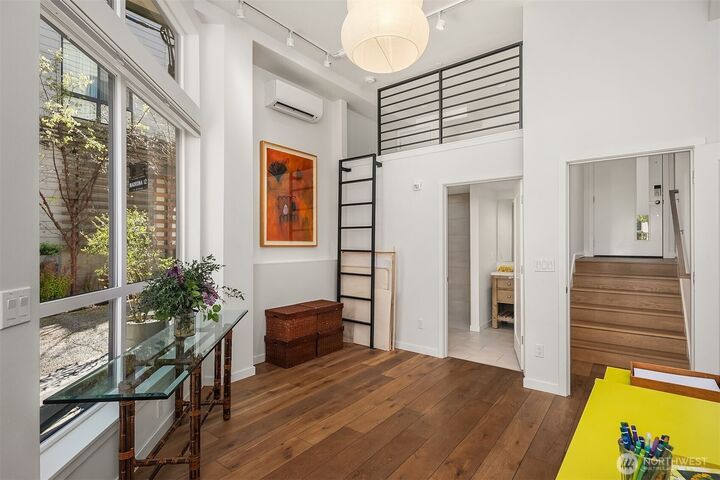 Property Photo: 1121 34th Avenue A WA 98122