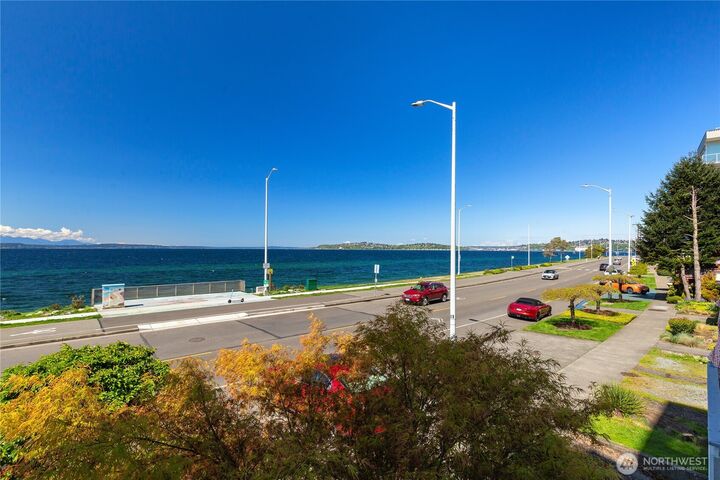 Property Photo: 1502 Alki Avenue SW 201 WA 98116