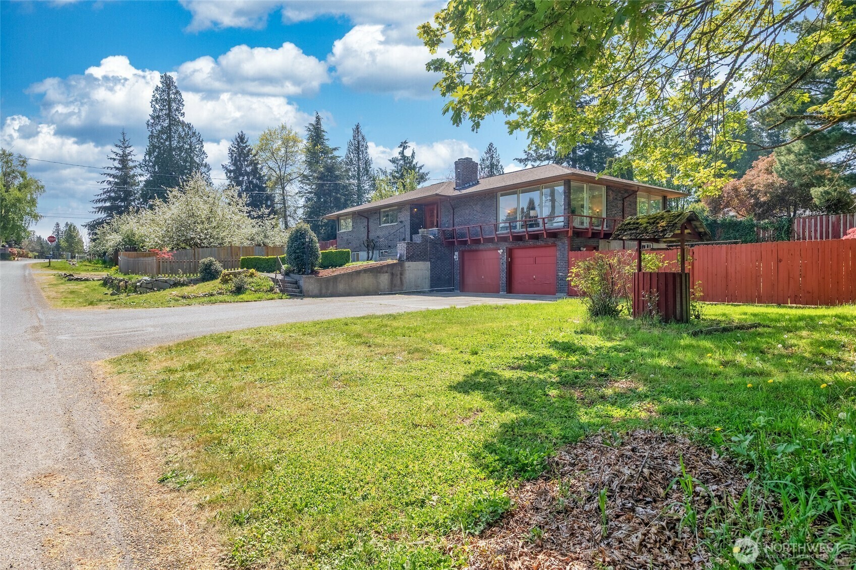 Property Photo: 714 107th Avenue E WA 98372