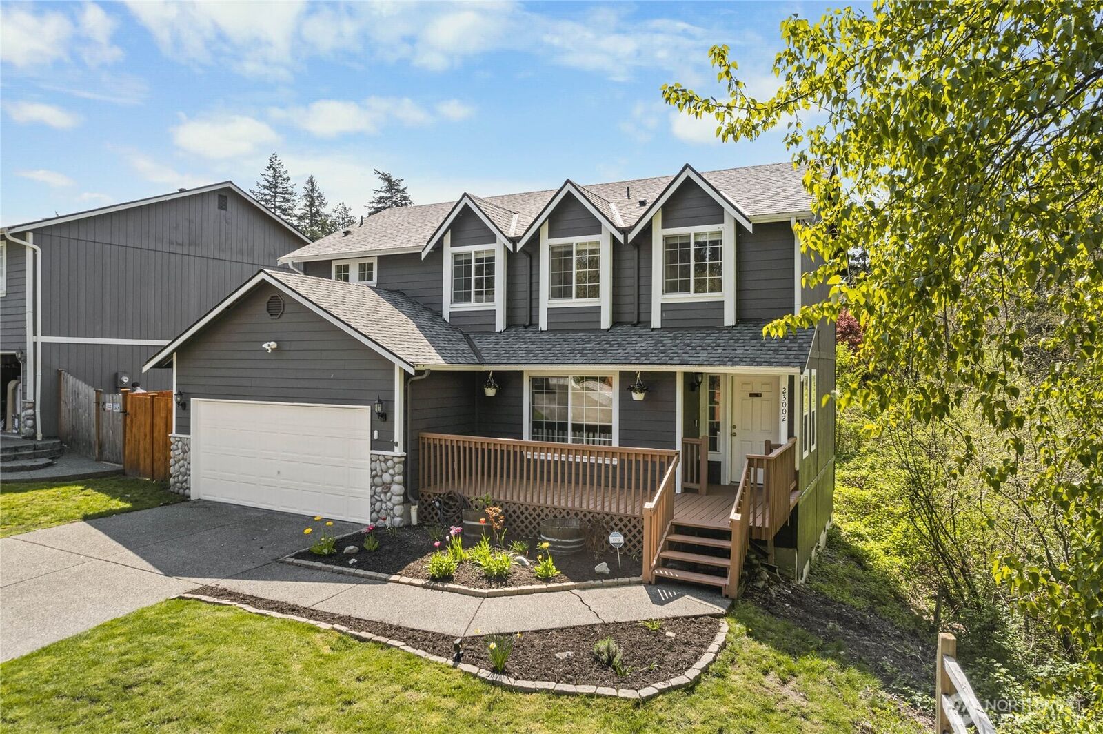 Property Photo:  23002  41st Avenue E  WA 98387 