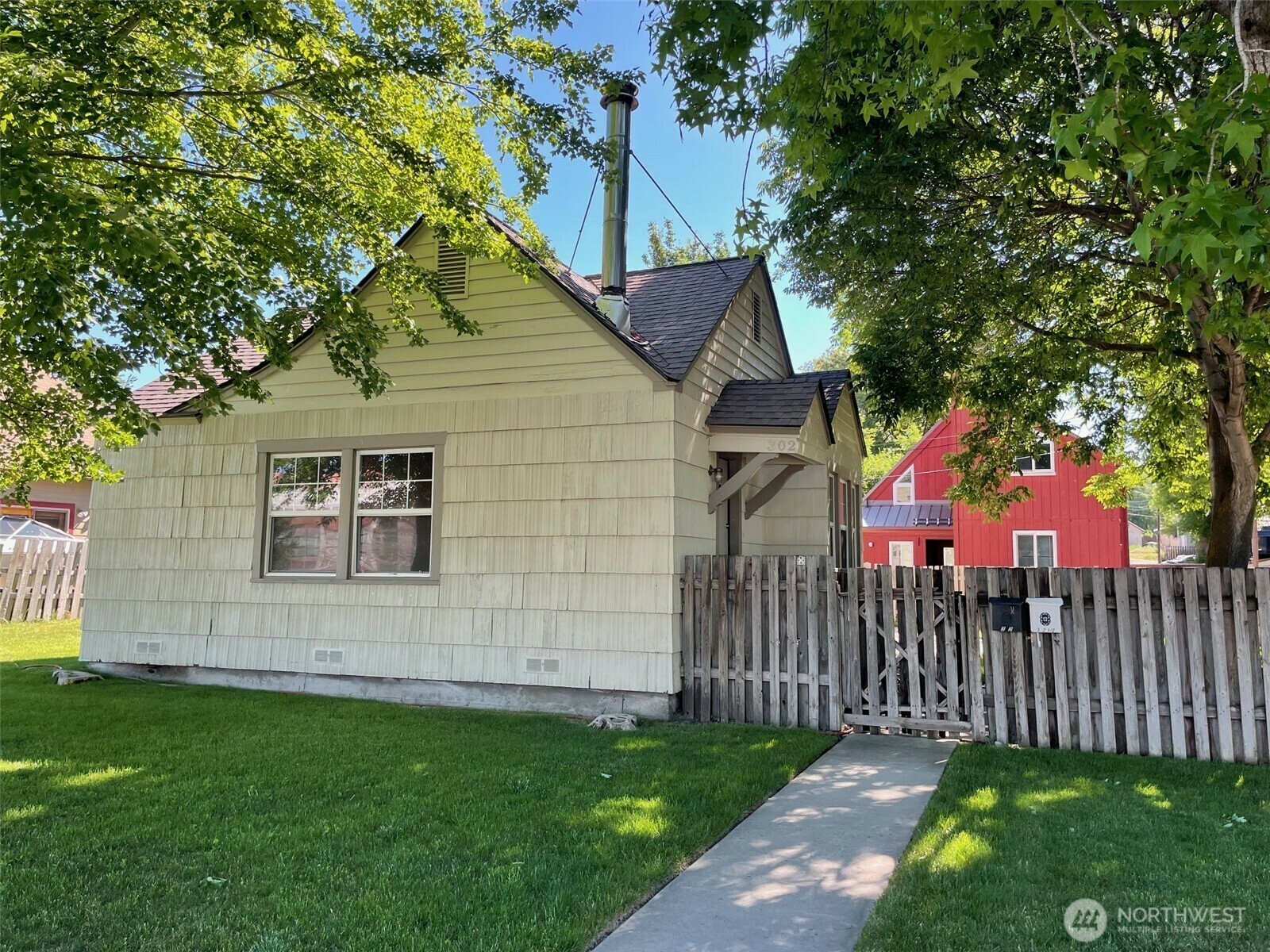 302 -302 1/2 S Walnut Street  Ellensburg WA 98926 photo