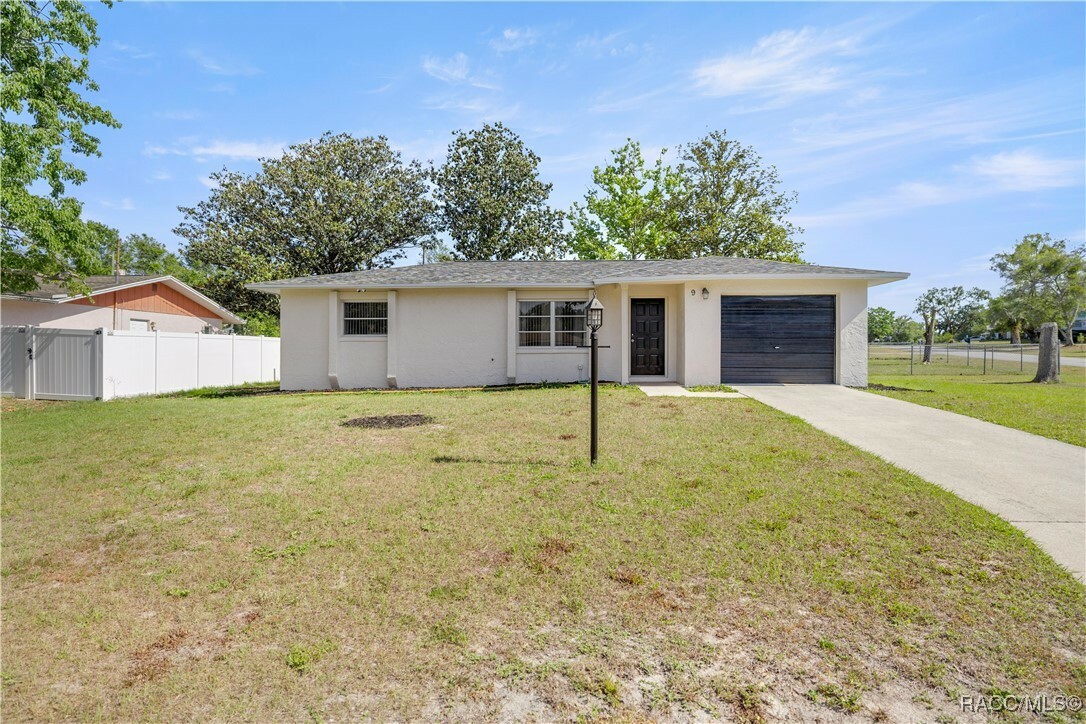 Property Photo: 9 Arizona Street FL 34465