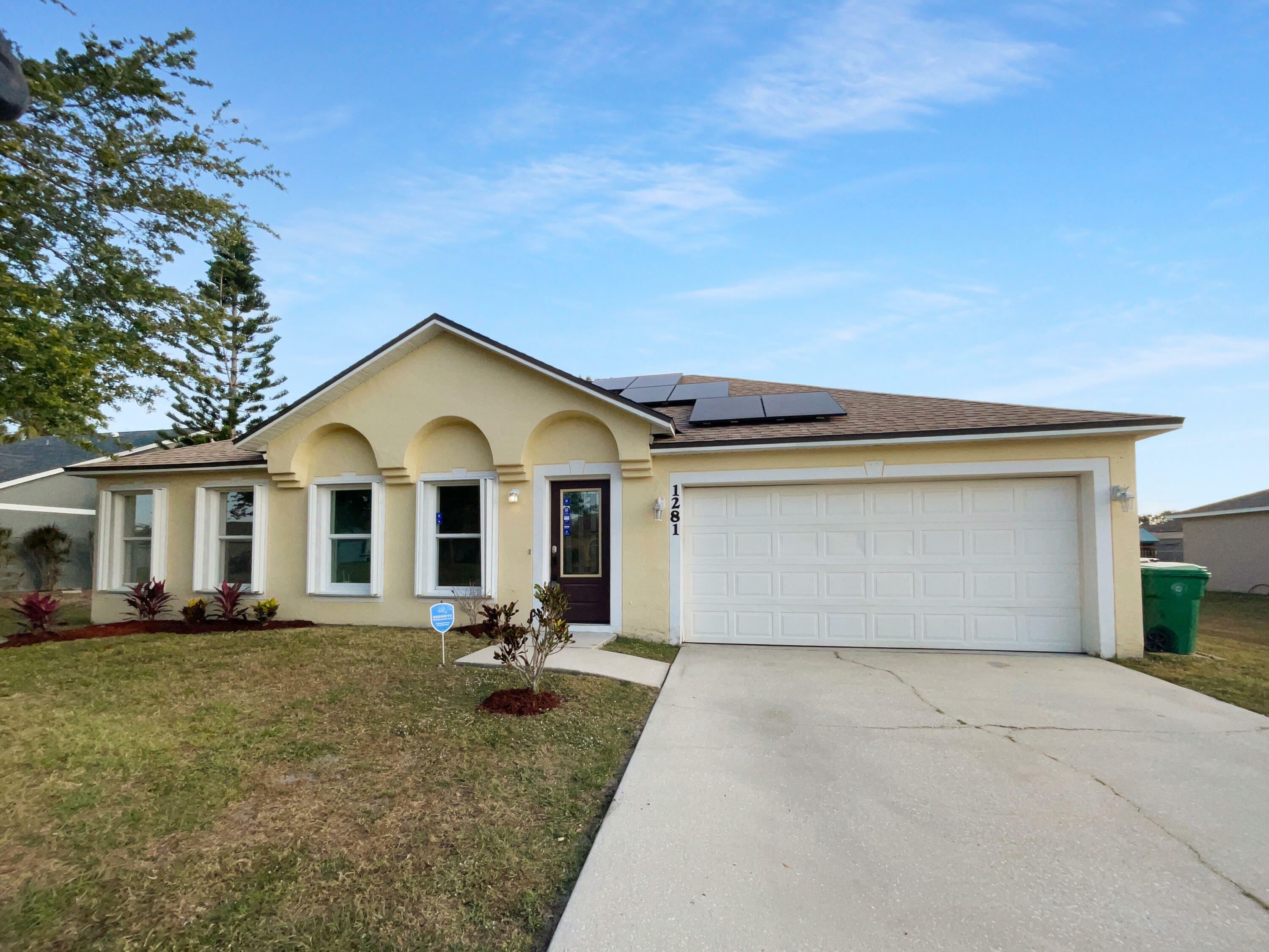 Property Photo: 1281 SW Crost Avenue FL 34953