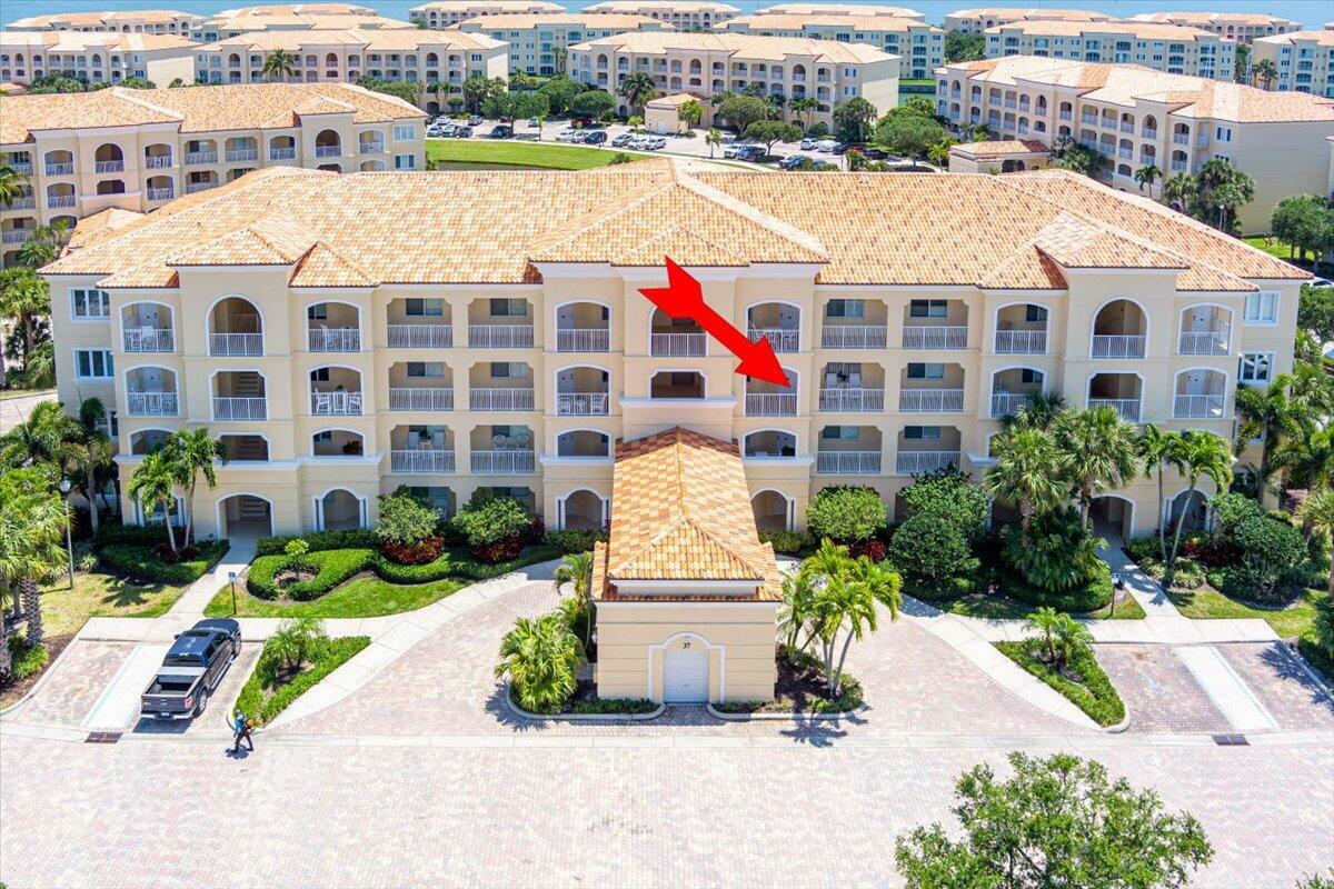 Property Photo: 37 Harbour Isle Drive E 304 FL 34949