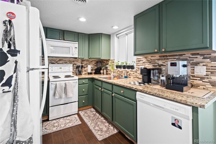 Property Photo:  970 S Dawson Way 9  CO 80012 