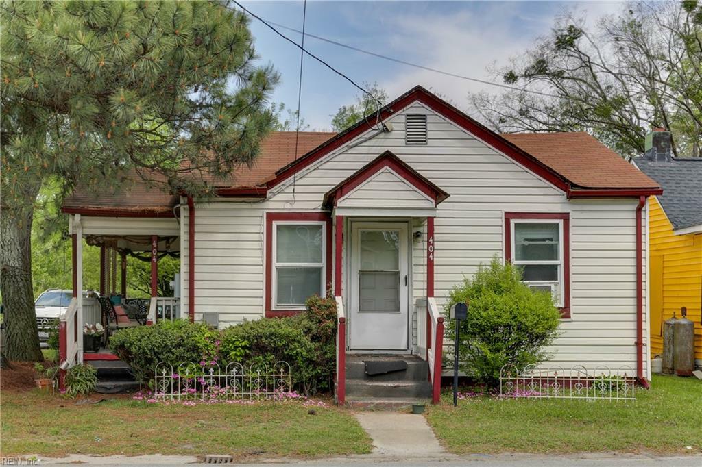 Property Photo: 404 Hunter St VA 23434