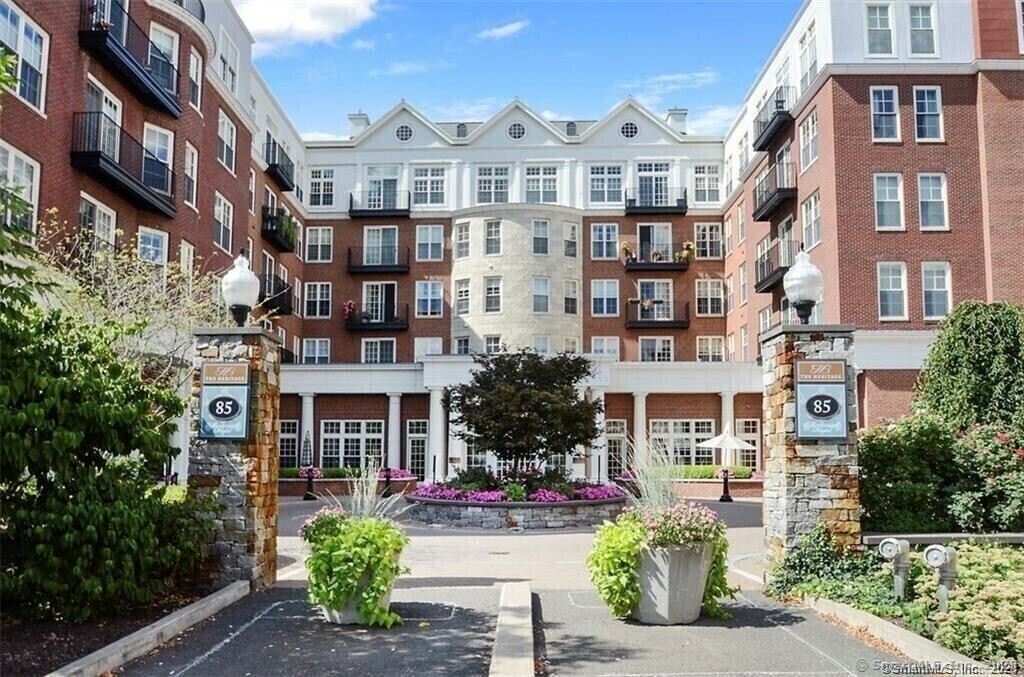 85 Memorial Road 215  West Hartford CT 06107 photo