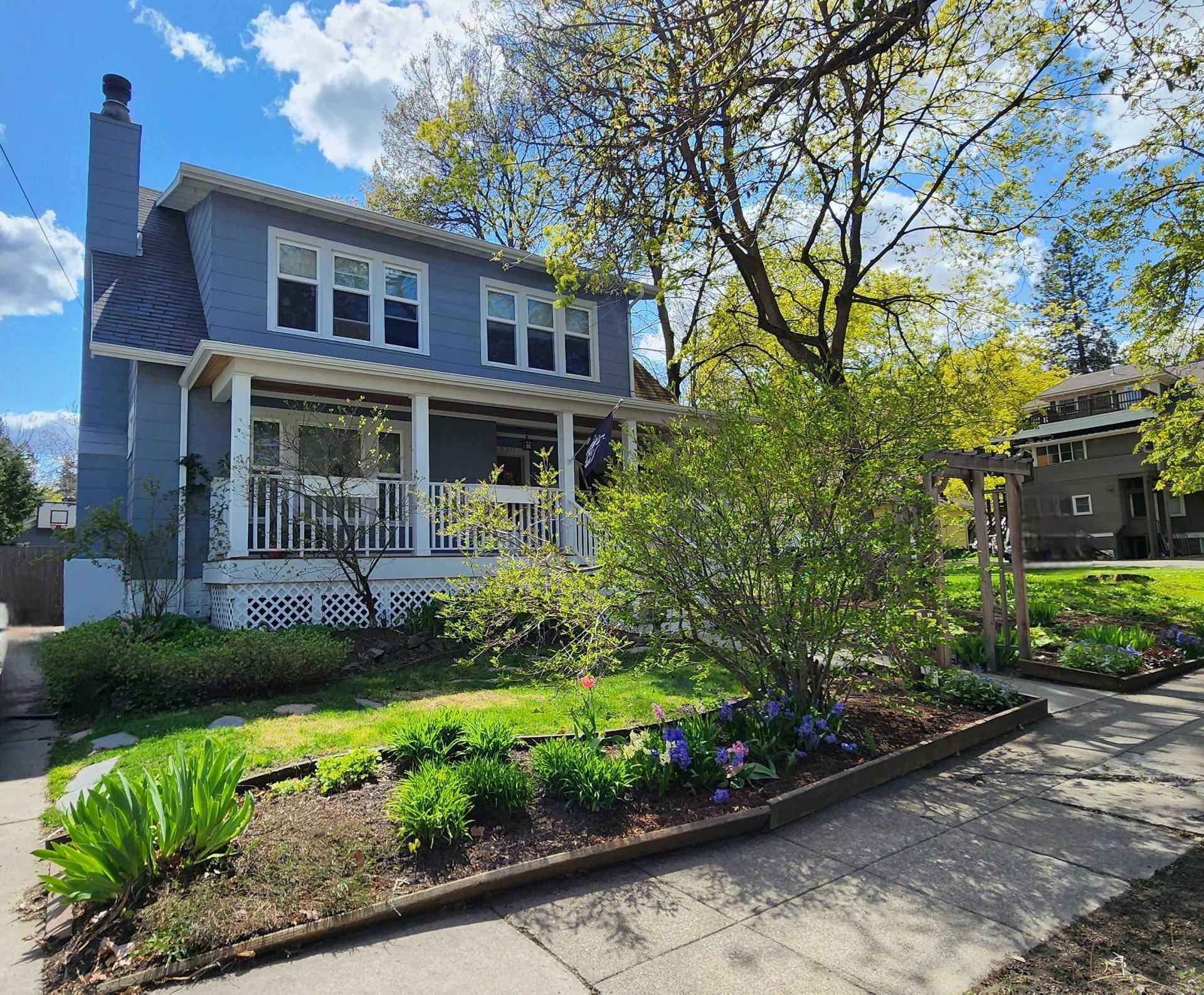 Property Photo: 220 E 17th Ave WA 99203