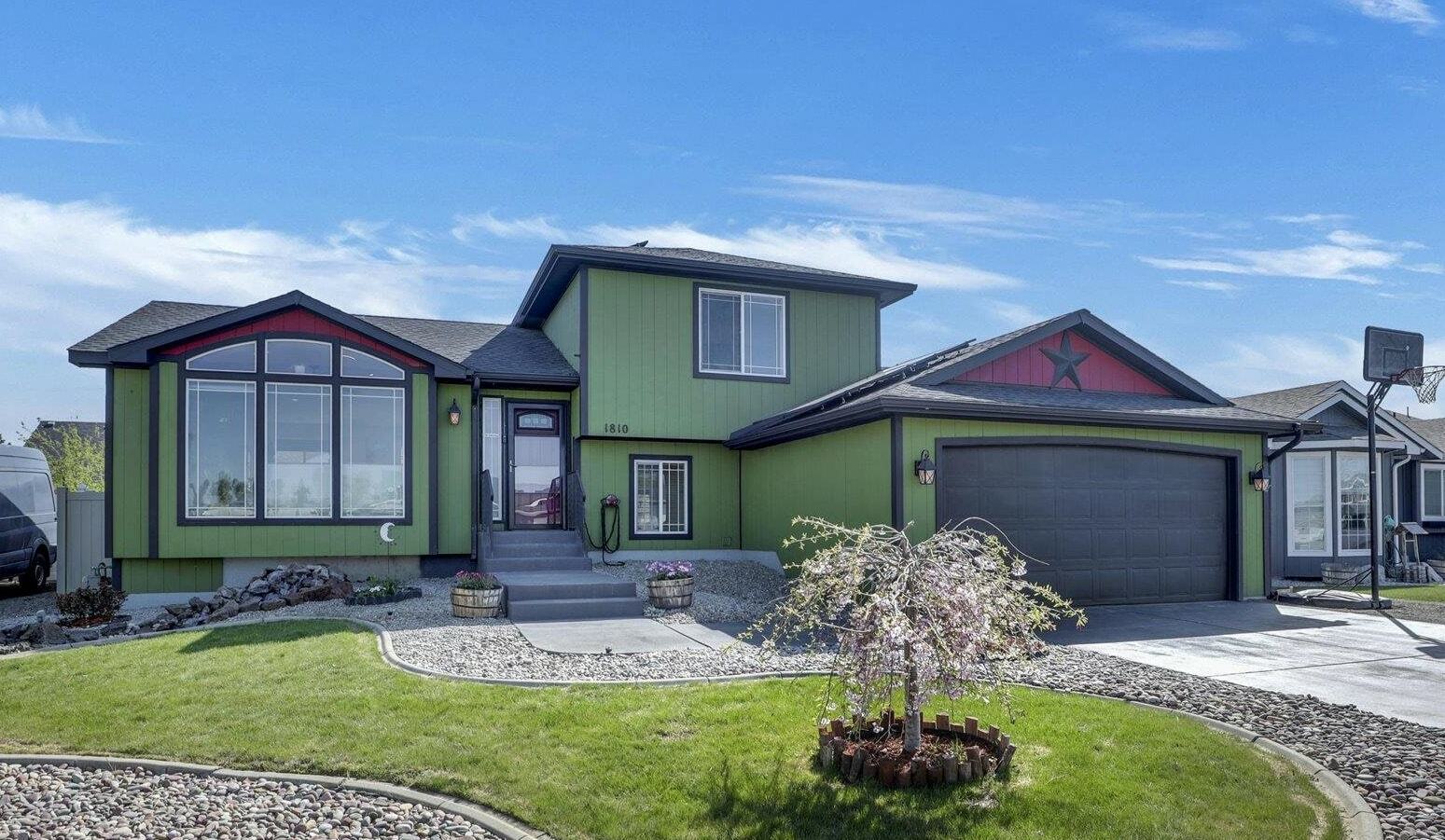 Property Photo: 1810 E Weile Ave WA 99217