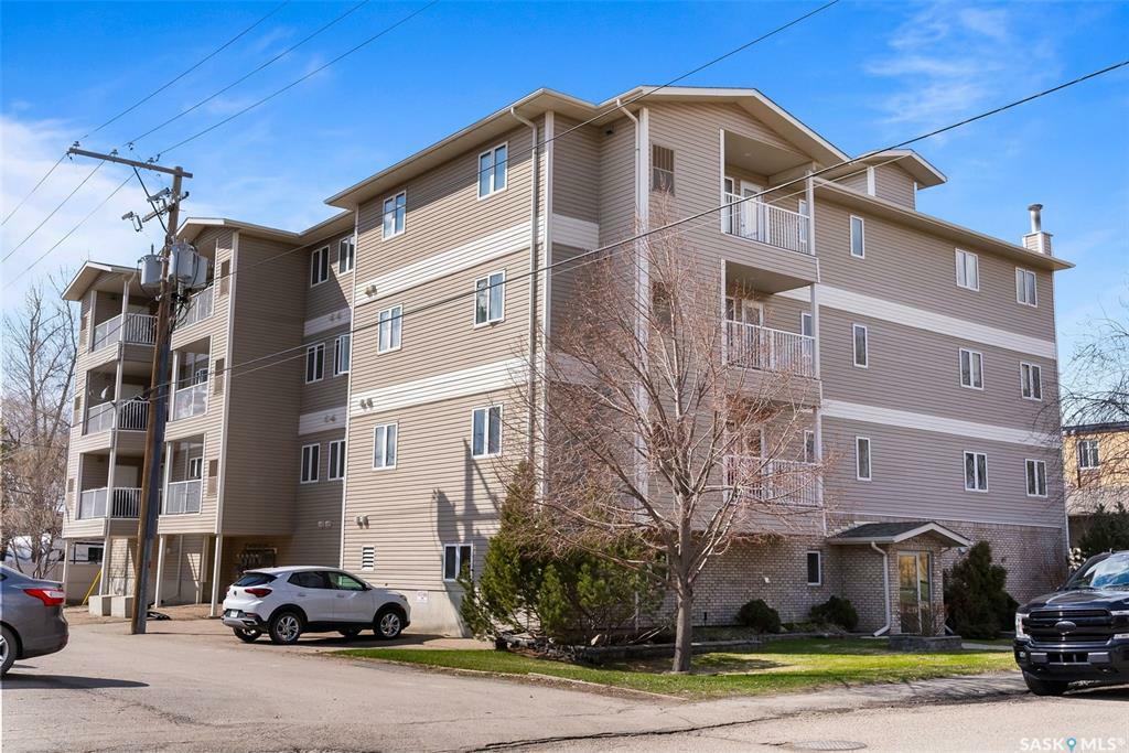 Property Photo: 3946 Robinson Street 202 SK S4S 3C8