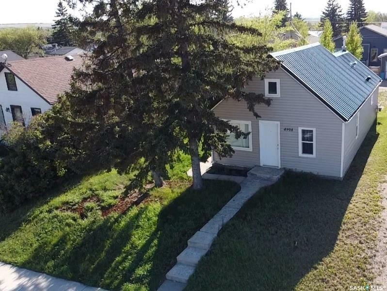 4908 Leader Street  Macklin SK S0L 2C0 photo