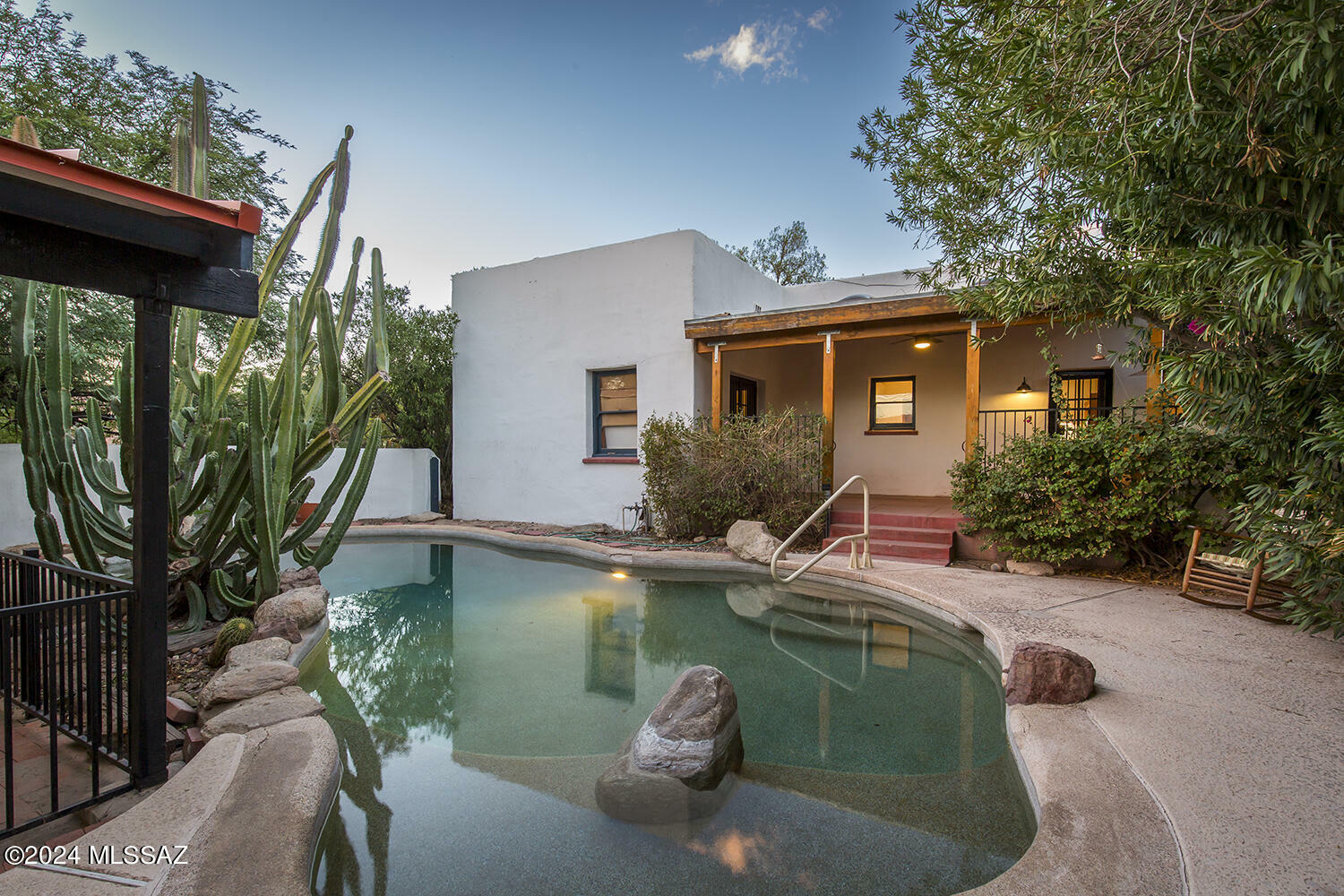 Property Photo: 2422 E 1st Street AZ 85719