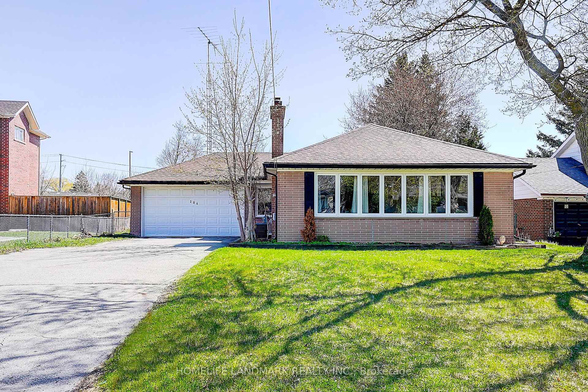 Property Photo: 286 Kerrybrook Drive ON L4C 3R1