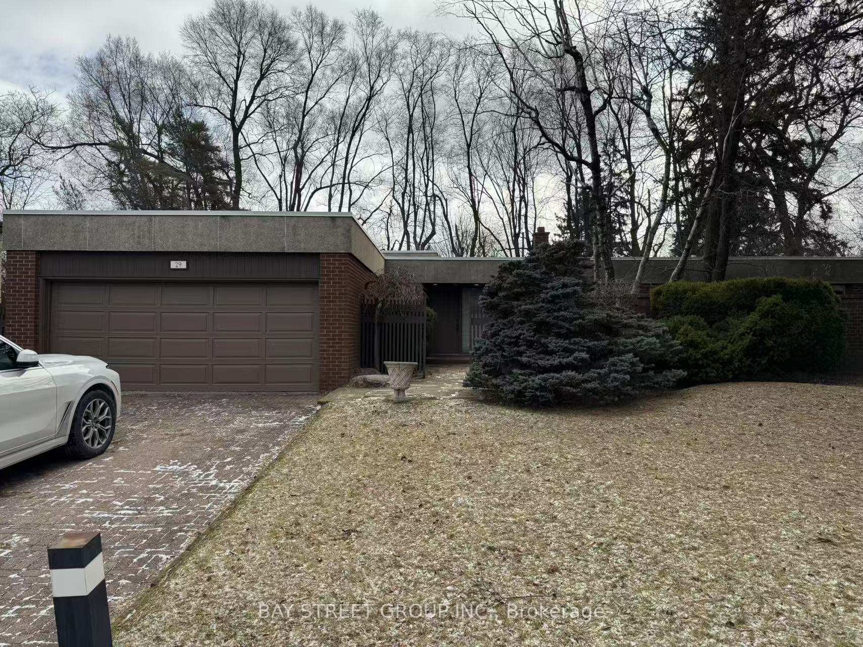 Property Photo:  29 Suncrest Drive  ON M3C 2L1 